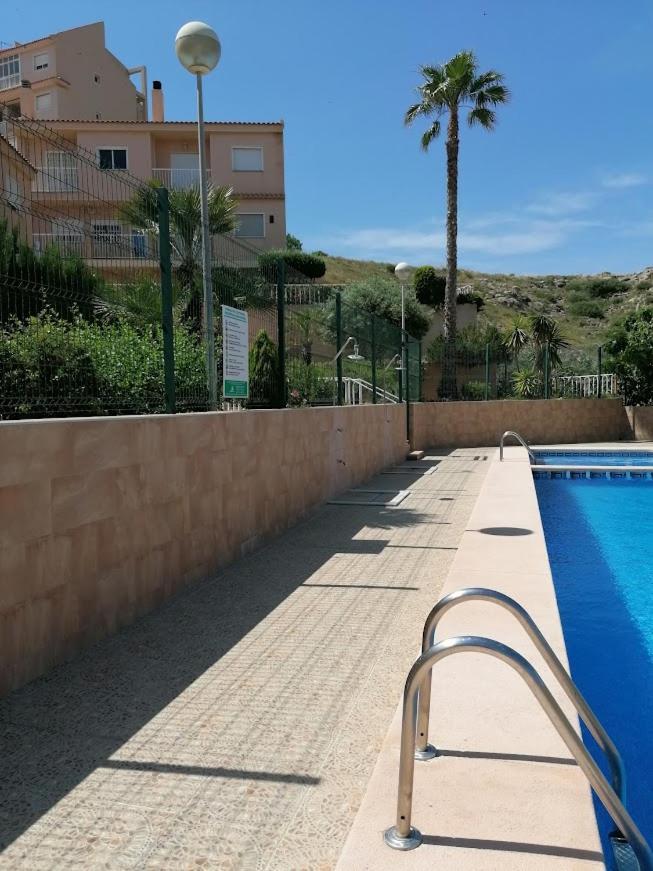 Magnificent 3 Bedroom House Close To The Beach With Community Swimming Pool Santa Pola Exterior foto